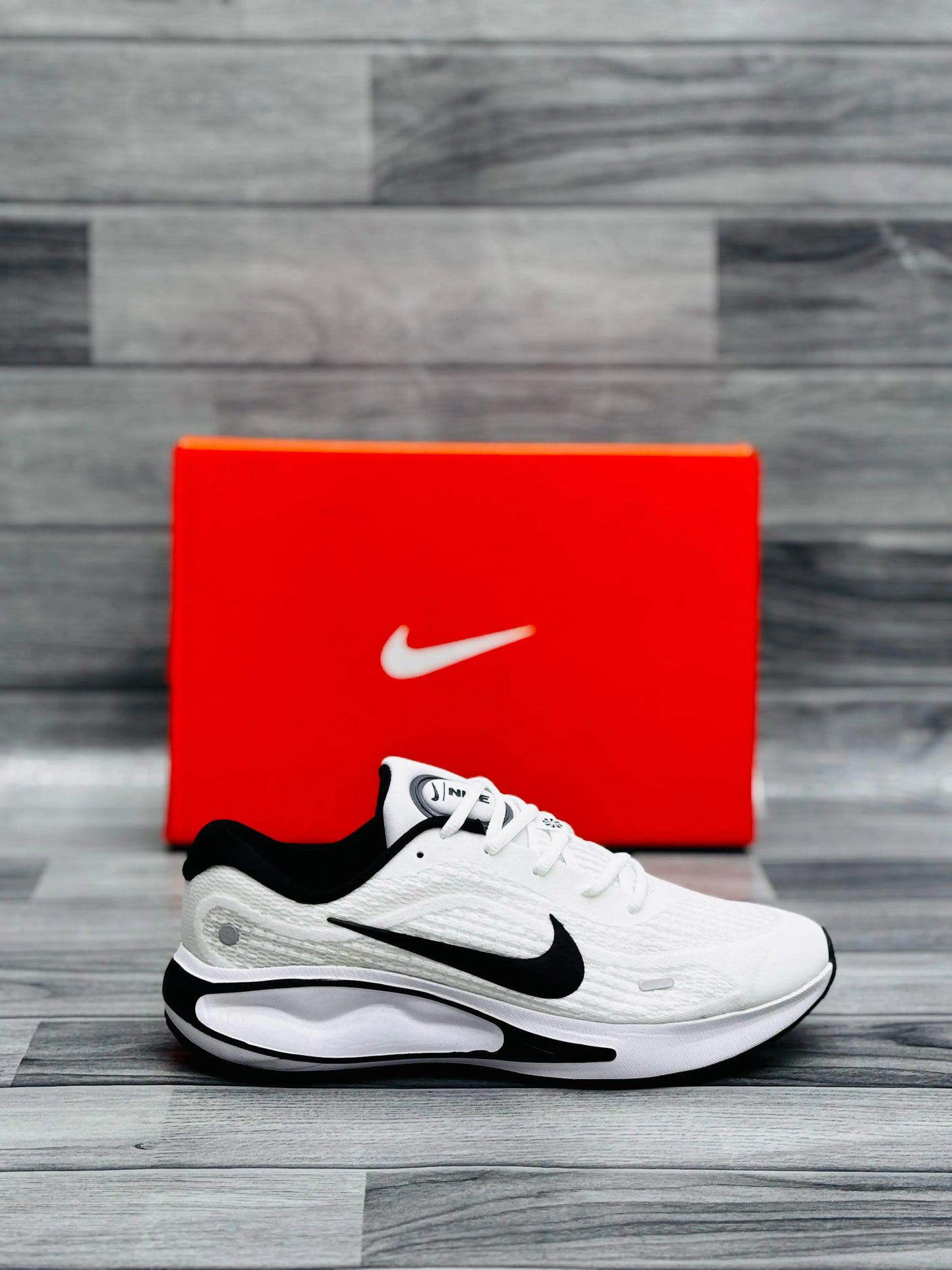 Nike Journey Run (Black Stripe) Nike