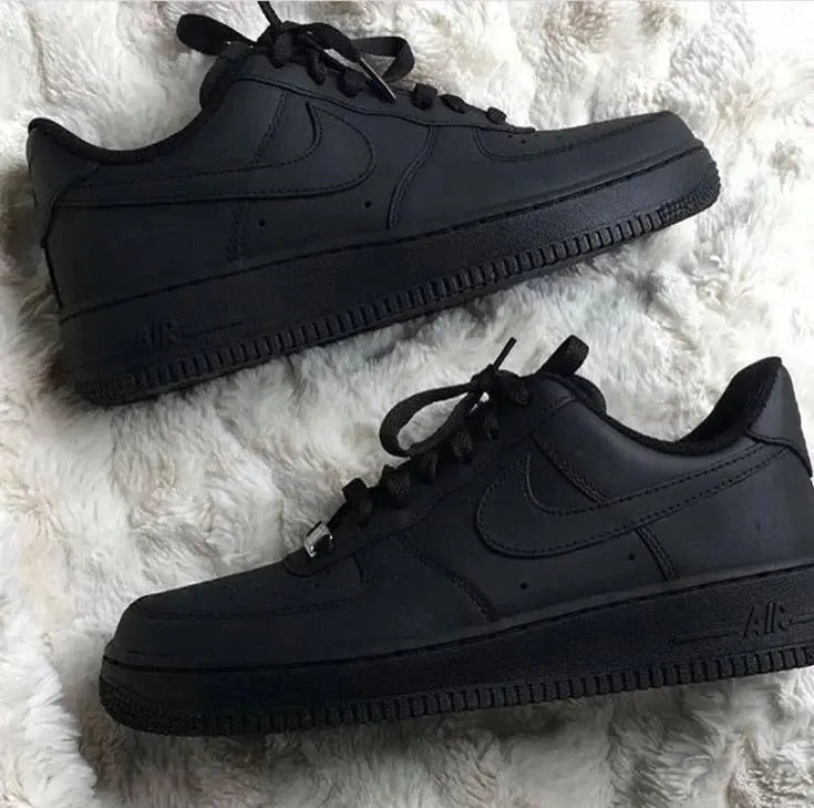 Nike Air Force 1 (Black)