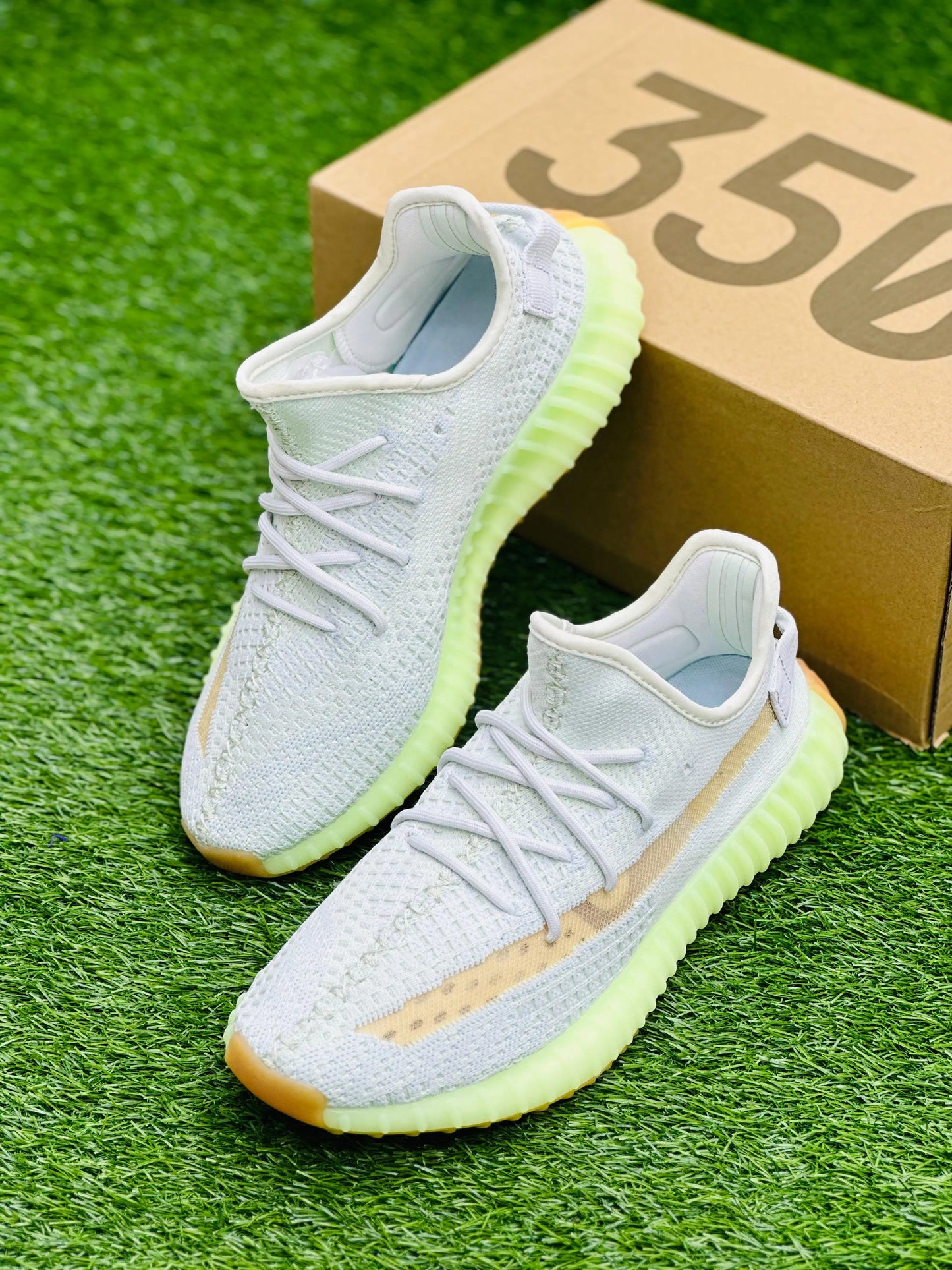 Yeezy 350 V2 Hyperspace