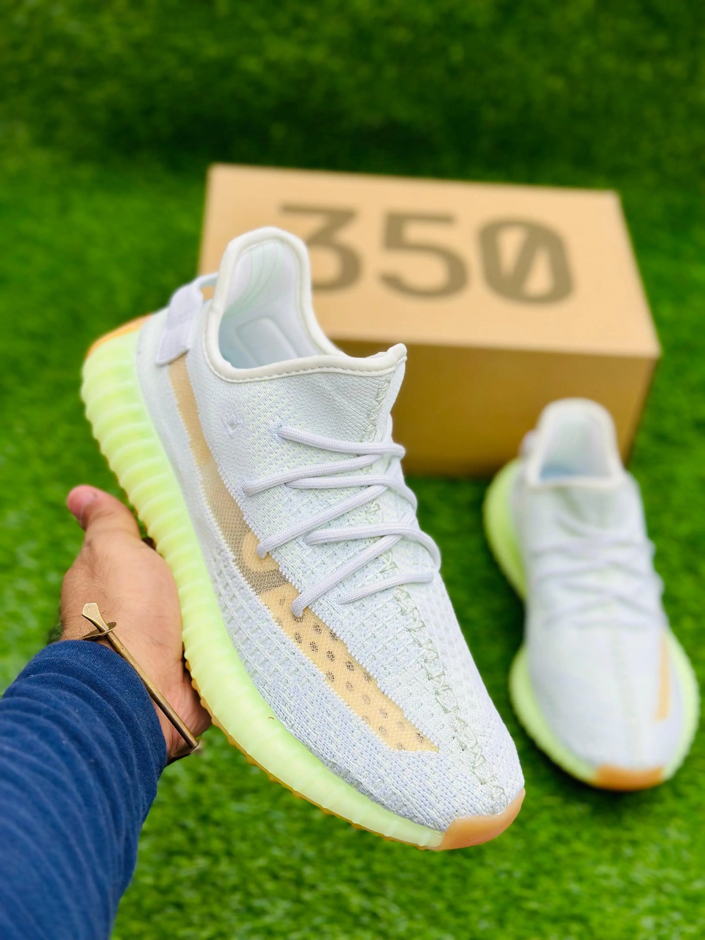 Yeezy 350 V2 Hyperspace