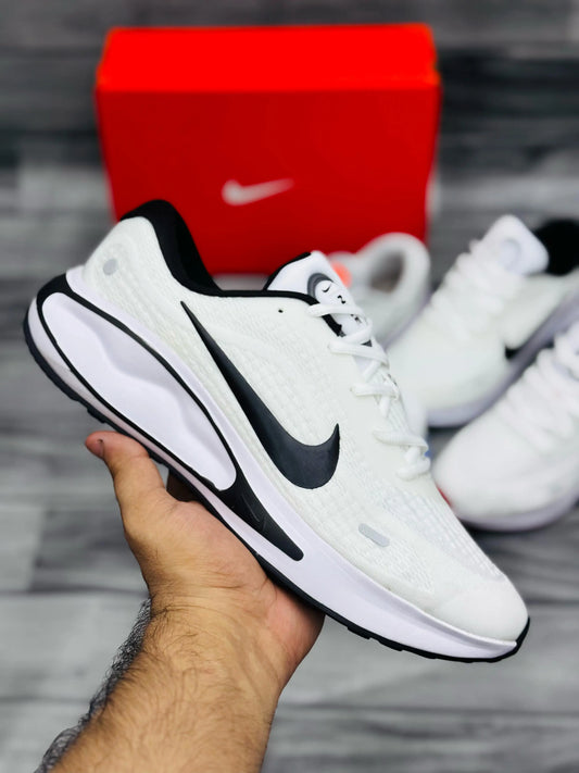 Nike Journey Run (Black Stripe) Nike