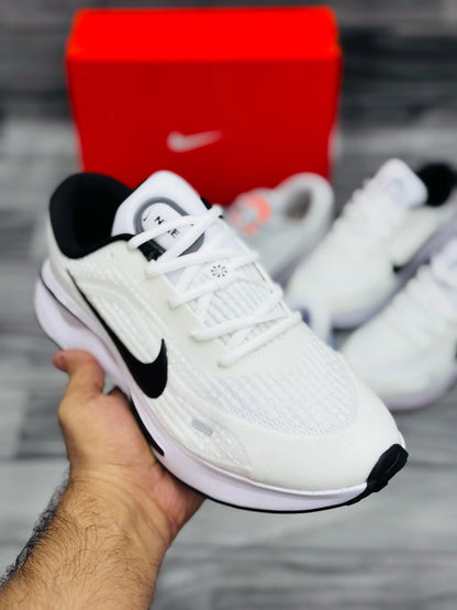 Nike Journey Run (Black Stripe) Nike
