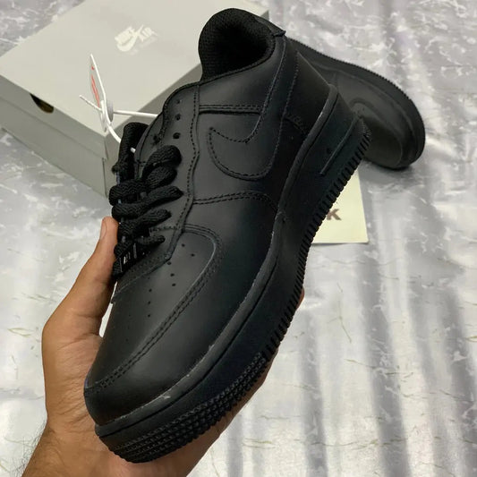 Nike Air Force 1 (Black)