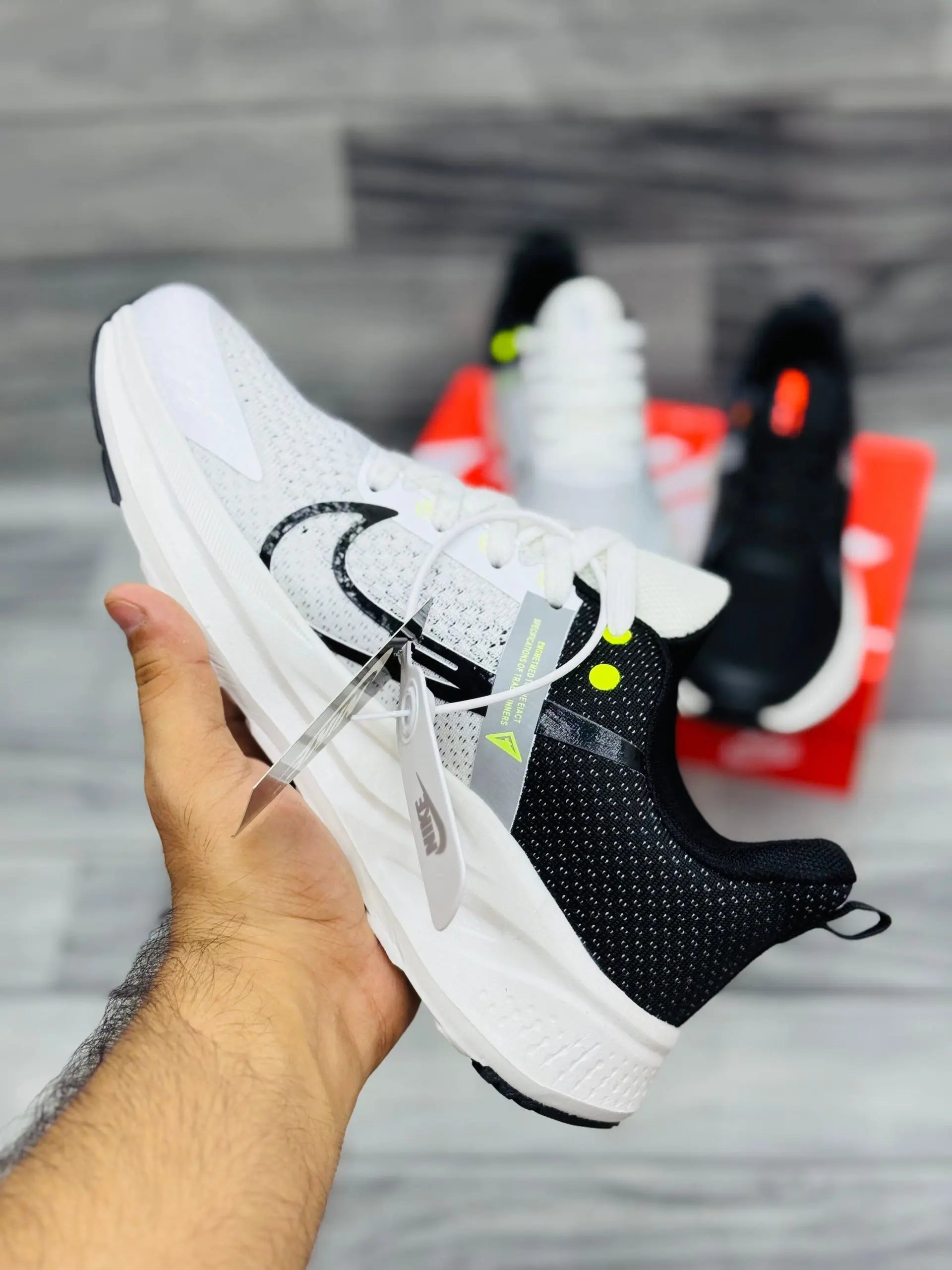 Nike Air Zoom Trail - White Nike Prime Walks