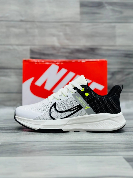 Nike Air Zoom Trail - White Nike Prime Walks