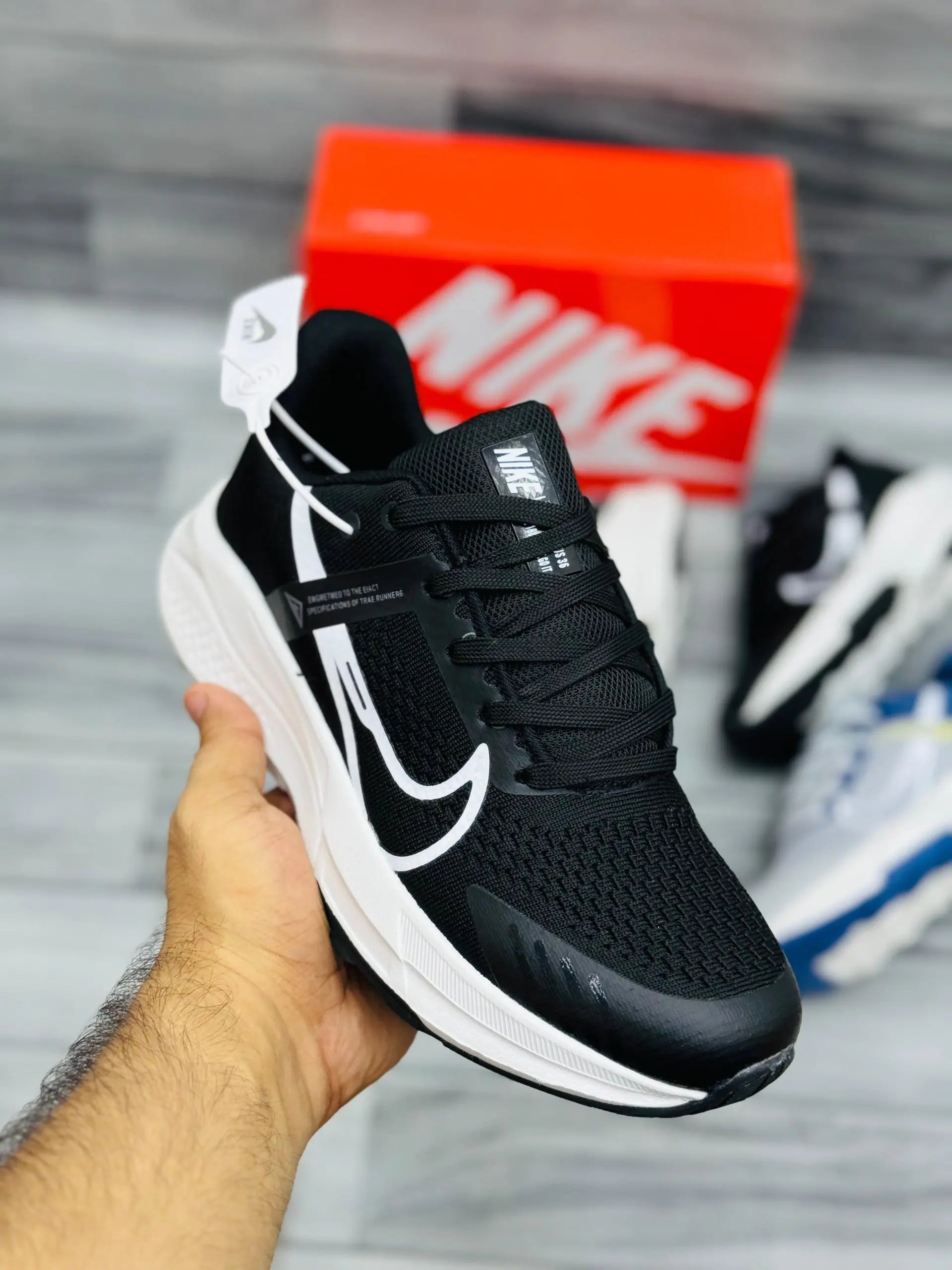 Nike Air Zoom Trail - Black Nike Prime Walks