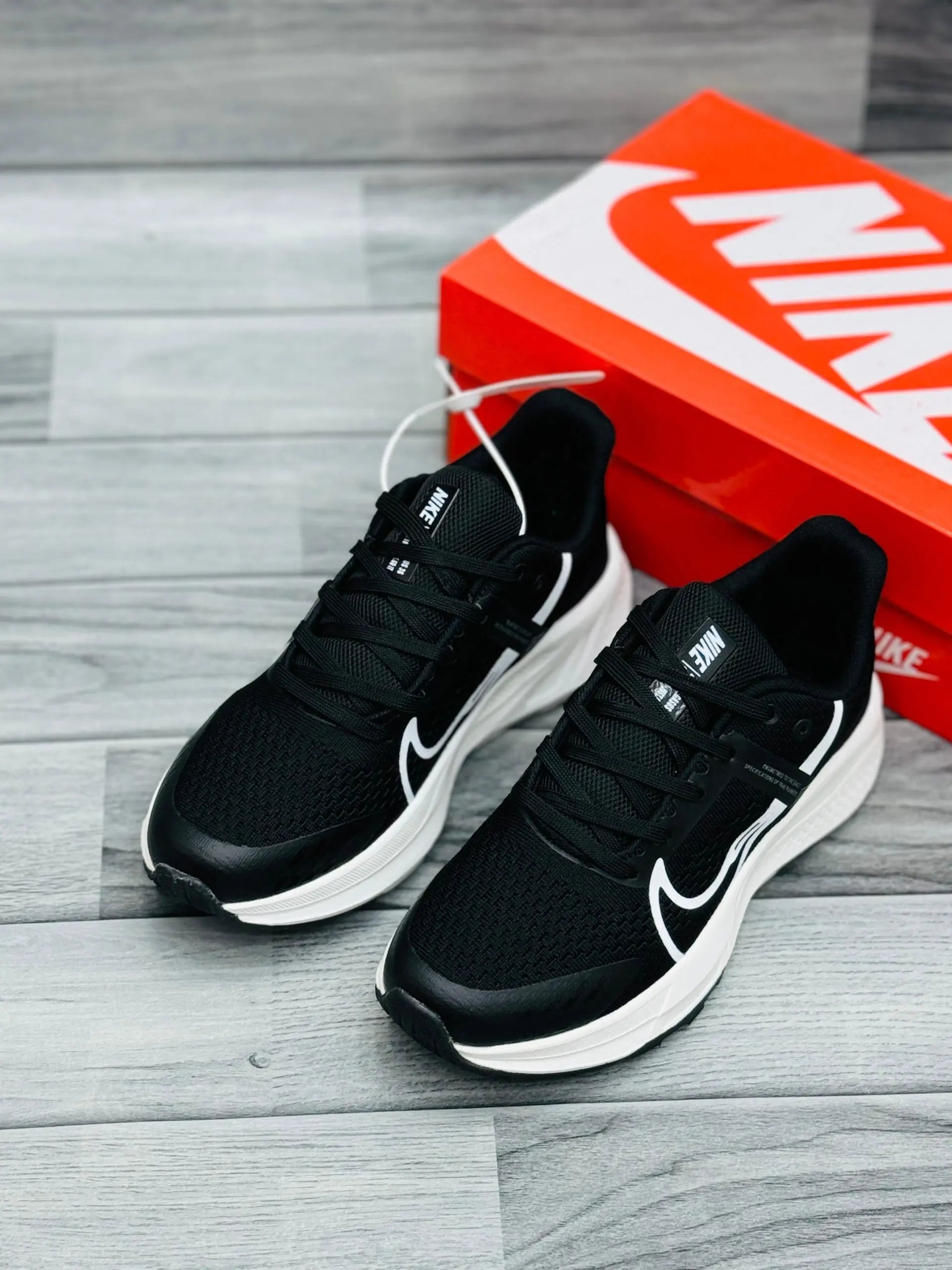 Nike Air Zoom Trail - Black Nike Prime Walks